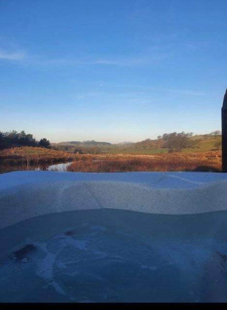 Pond View Pod 1 With Outdoor Hot Tub - Fife - Loch Leven - Lomond Hills Villa Kelty Bagian luar foto