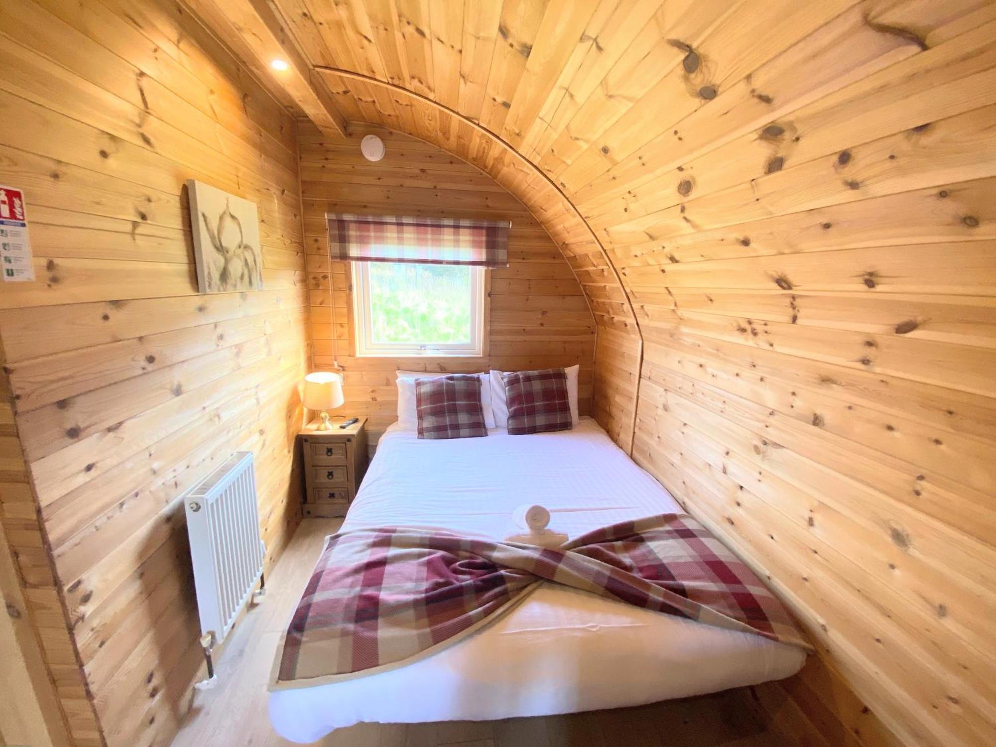 Pond View Pod 1 With Outdoor Hot Tub - Fife - Loch Leven - Lomond Hills Villa Kelty Bagian luar foto